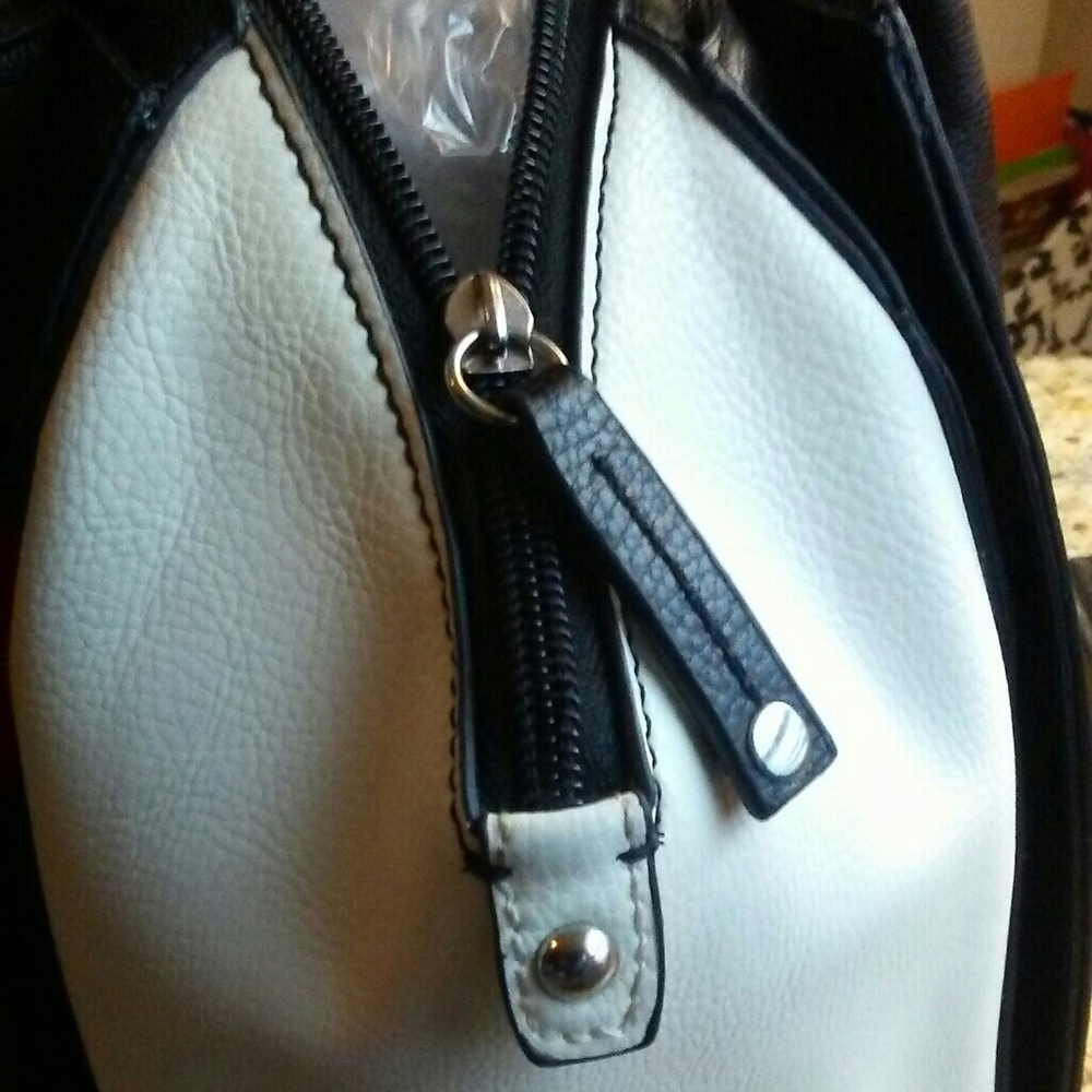 Metaphor Purse - Picture 2 of 4